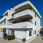 Apartamento Dora *