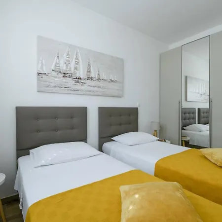 Apartment Dora