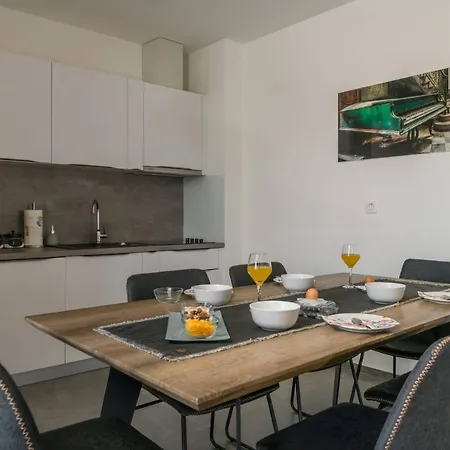 Dora Apartment