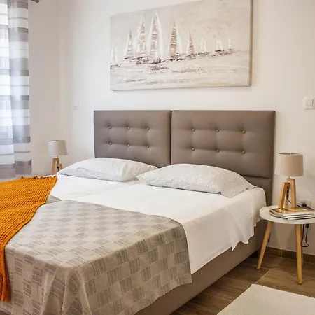 Dora Apartment
