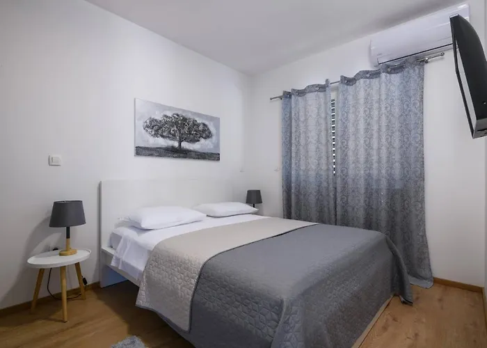 Dora Apartman