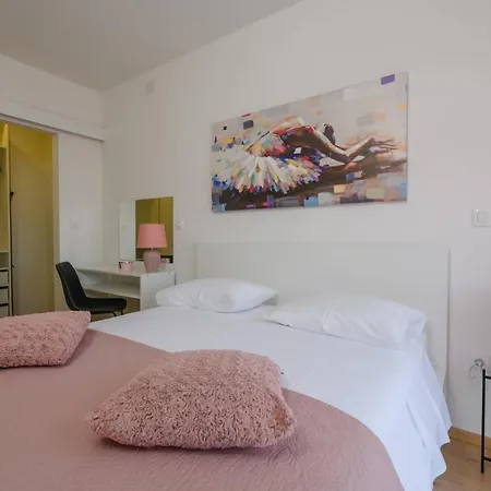 Dora Apartment